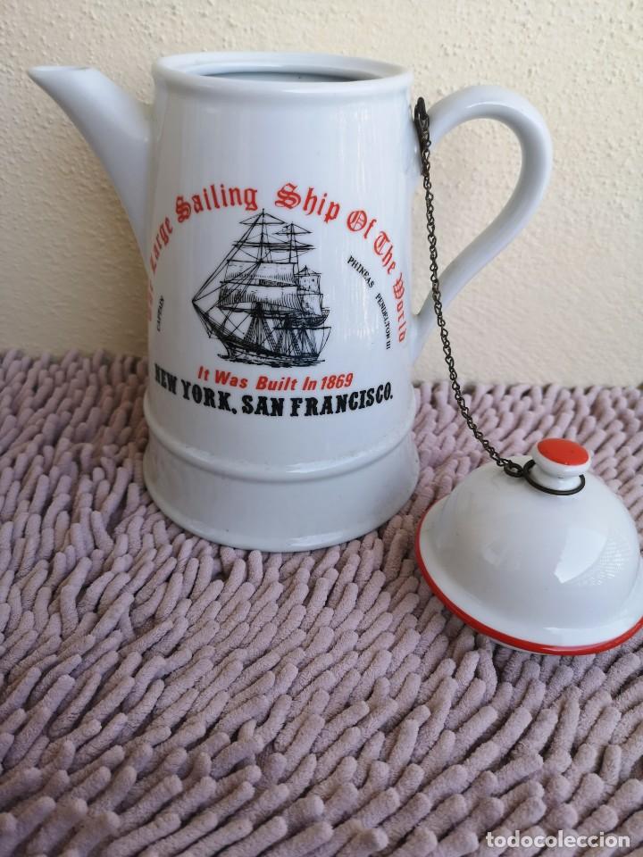 Antig&uuml;edades: Cafetera original de porcelana - Foto 2