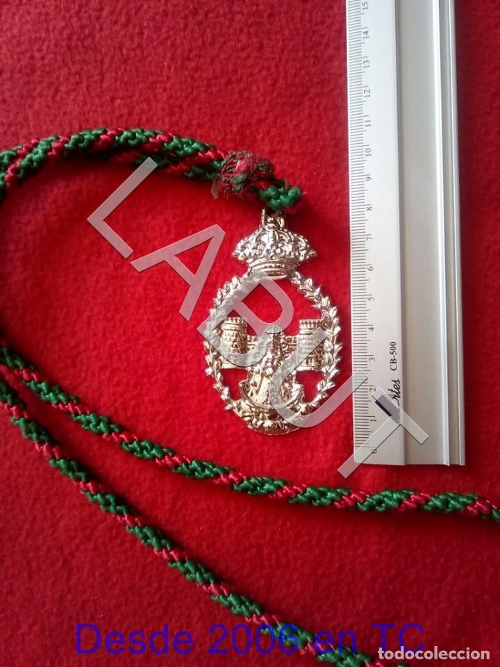 Antig&uuml;edades: Medalla HERMANDAD La Algaba ? Sevilla CJ1 - Foto 3
