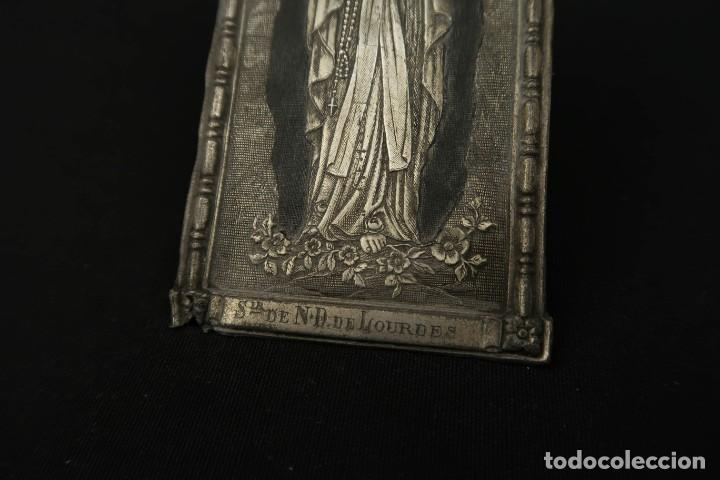 Antigüedades: Antigua Placa de metal blando Virgen de Lourdes - Foto 5 - 213430077