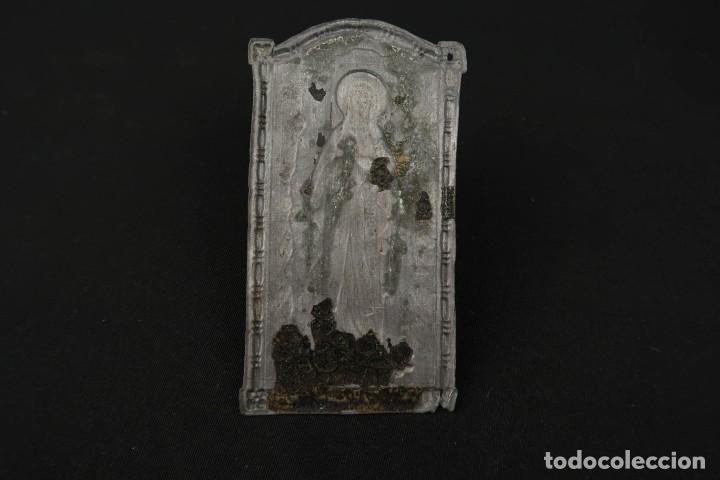 Antigüedades: Antigua Placa de metal blando Virgen de Lourdes - Foto 6 - 213430077