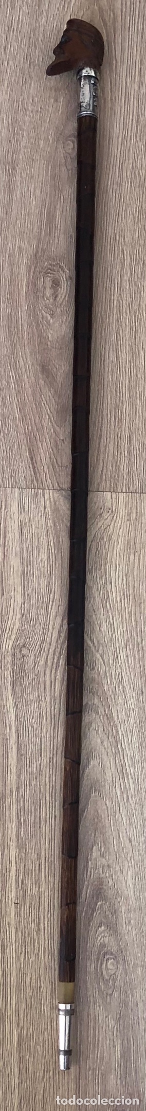 Antigüedades: Magnífico bastón antiguo, con empuñadura en talla de madera, vara de caña, plata, y punta de asta - Foto 3 - 213466631