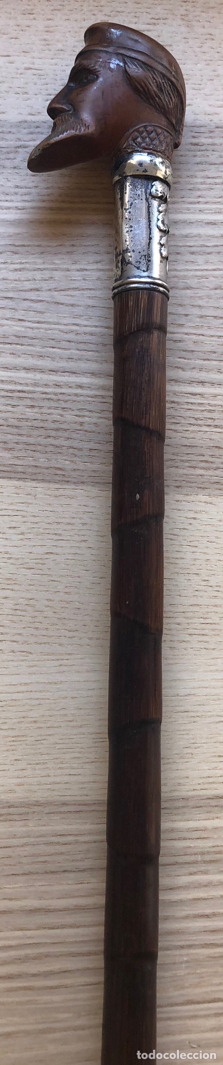 Antigüedades: Magnífico bastón antiguo, con empuñadura en talla de madera, vara de caña, plata, y punta de asta - Foto 5 - 213466631