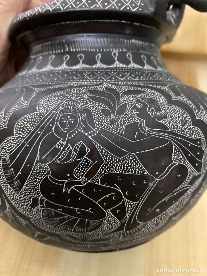 Antig&uuml;edades: Caldero de bronce esgrafiado de origen oriental - Foto 3