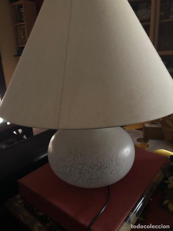 Antig&uuml;edades: LAMPARA DE SOBRE MESA CON ILUMINACION INTERIOR - Foto 1
