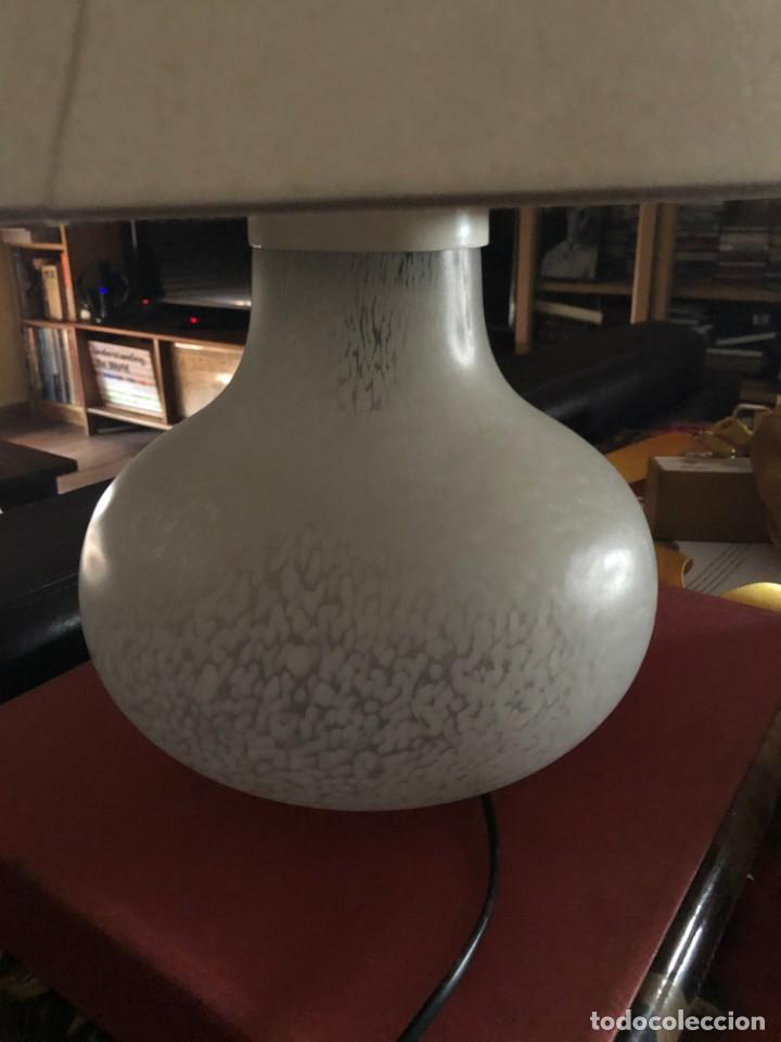Antig&uuml;edades: LAMPARA DE SOBRE MESA CON ILUMINACION INTERIOR - Foto 2
