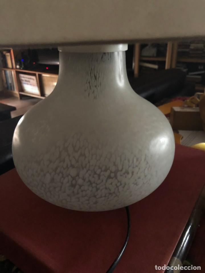 Antig&uuml;edades: LAMPARA DE SOBRE MESA CON ILUMINACION INTERIOR - Foto 3