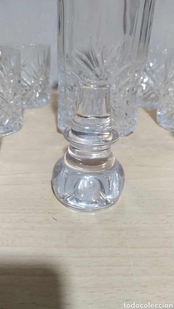 Antigüedades: Juego de whisky, seis vasos y botella, tallados cristal de Bohemia años 90 - Foto 4 - 213504982