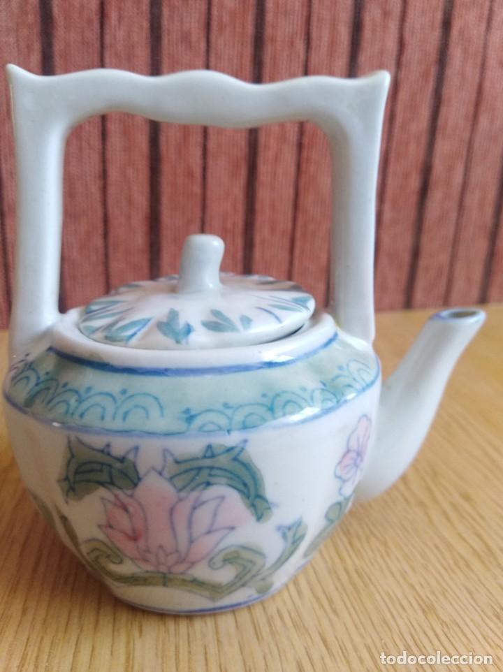 Antig&uuml;edades: Tetera de porcelana (630) - Foto 1