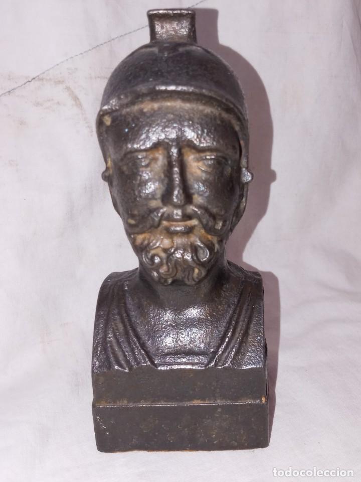 Antiguidades: Busto de personaje clasico