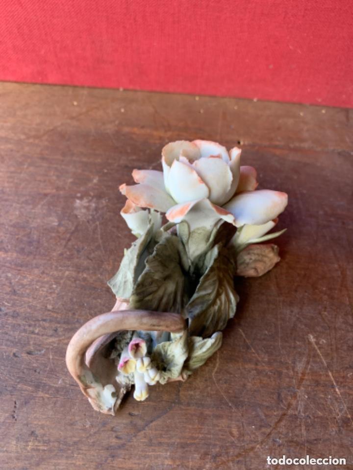 Antig&uuml;edades: FLOR DE PORCELANA CAMPODIMONTE - Foto 6