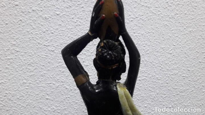 Antigüedades: Figura de mujer africana años 50 - Foto 4 - 213597923