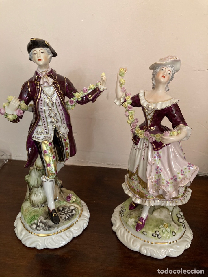 Antig&uuml;edades: Pareja de porcelana Galos. Sauthier collection