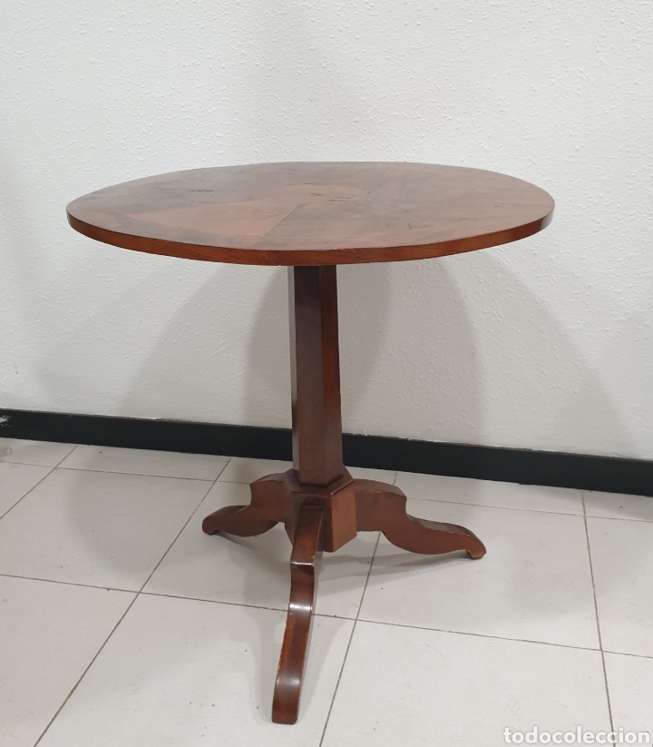 Antig&uuml;edades: MESA VELADOR EN MADERA DE CAOBA - Foto 2