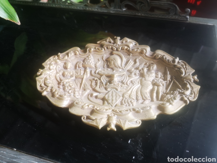 Antig&uuml;edades: Cenicero de bronce, escudo de Valencia - Foto 2