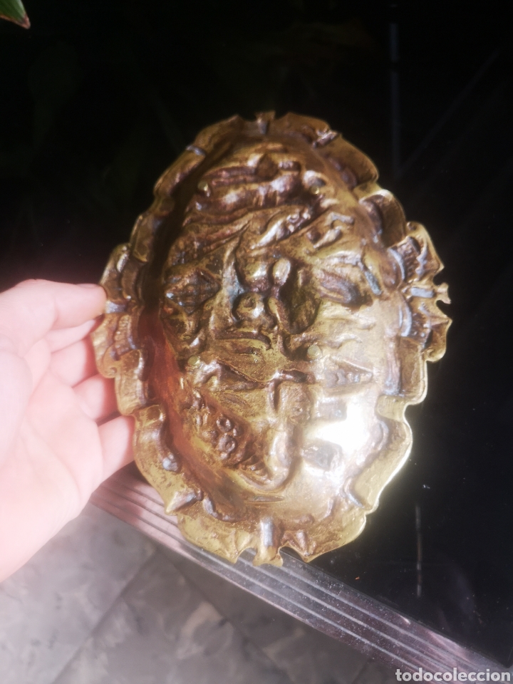 Antig&uuml;edades: Cenicero de bronce, escudo de Valencia - Foto 3