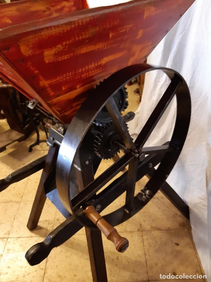 Antig&uuml;edades: Preciosa despalilladora antigua - Foto 2