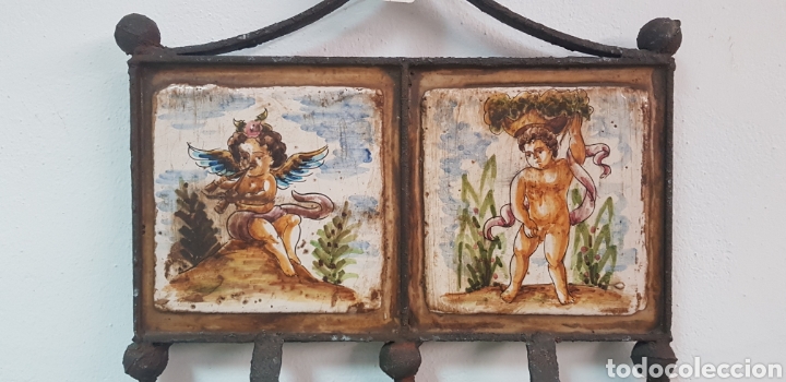 Antig&uuml;edades: PERCHA DE FORJA CON AZULEJOS. - Foto 2