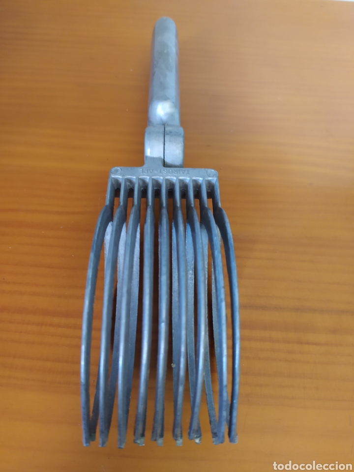 Antig&uuml;edades: Fileteador de carne de aluminio - Foto 3