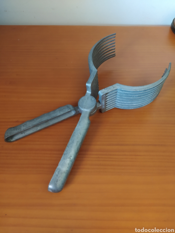Antig&uuml;edades: Fileteador de carne de aluminio - Foto 1