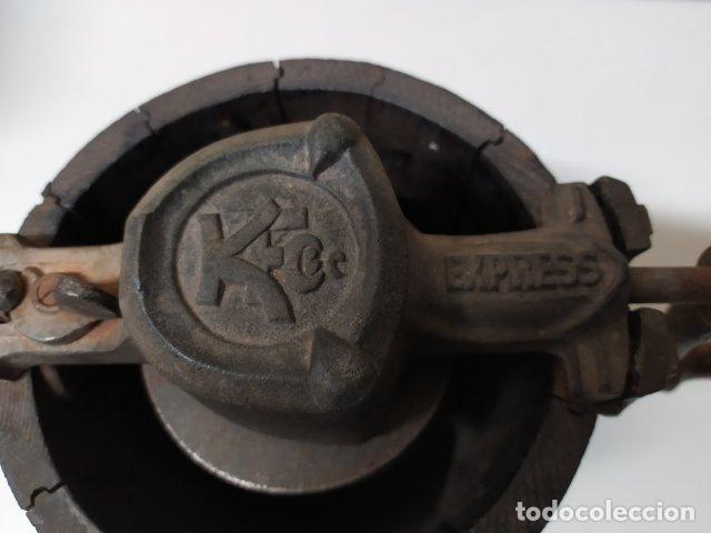 Antig&uuml;edades: ANTIGUA HELADERA MARCA KFC EXPRESS - Foto 1