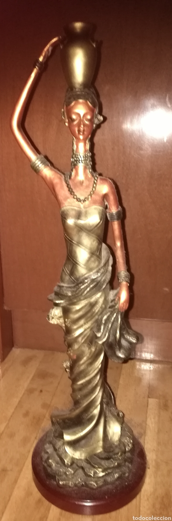 Antig&uuml;edades: figura mujer Asi&aacute;tica a&ntilde;o 1993 - Foto 1