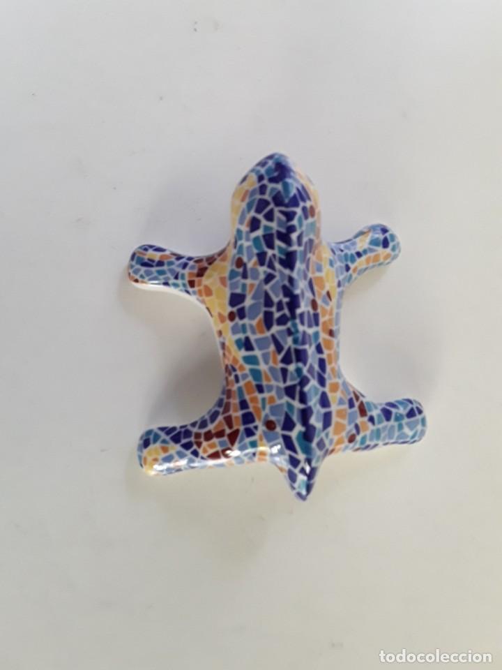 Antig&uuml;edades: SALAMANDRA EN PORCELANA PARQUE GUELL, GAUDI - Foto 2