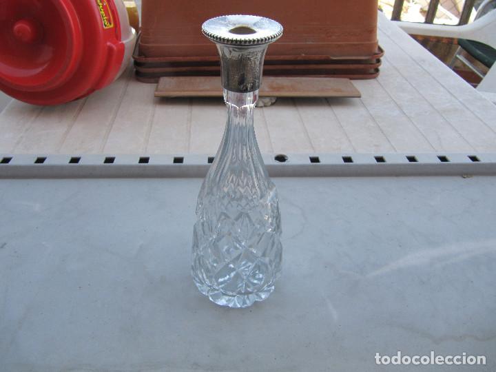 Antig&uuml;edades: Botella perfumero de vidrio tallado - Foto 1
