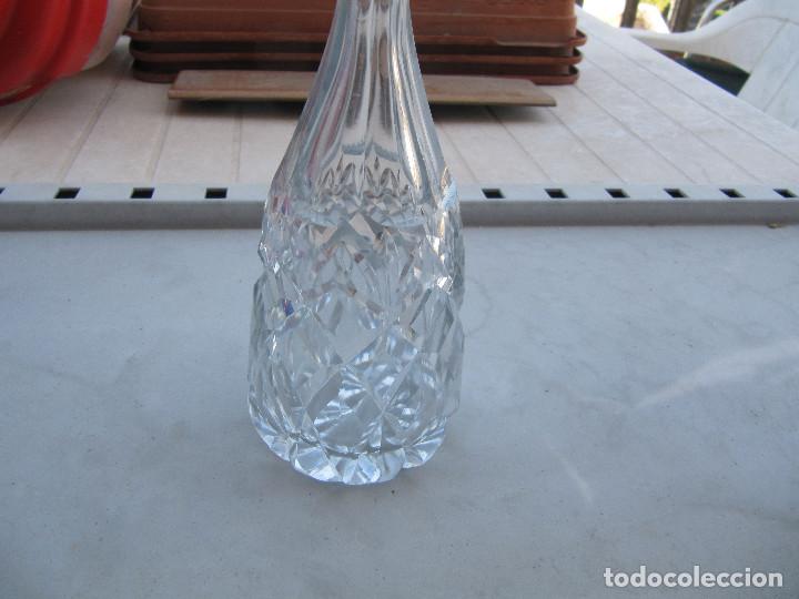Antig&uuml;edades: Botella perfumero de vidrio tallado - Foto 2