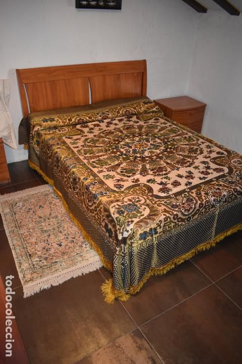 Antig&uuml;edades: Bonita colcha adamascada - Foto 2