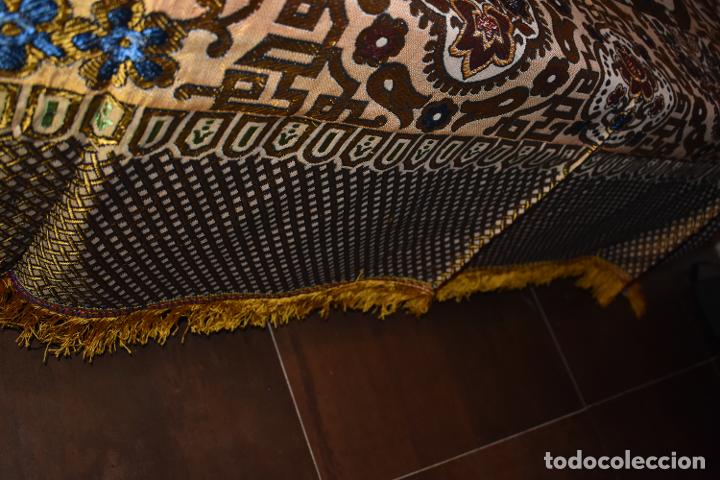 Antig&uuml;edades: Bonita colcha adamascada - Foto 5