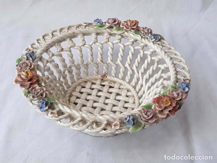 Antig&uuml;edades: Frutero de filigrana con flores. - Foto 1