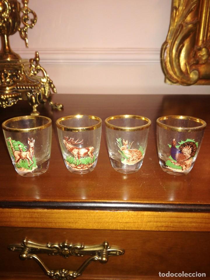 Antig&uuml;edades: 4 vasos peque&ntilde;os chupitos animales - Foto 1