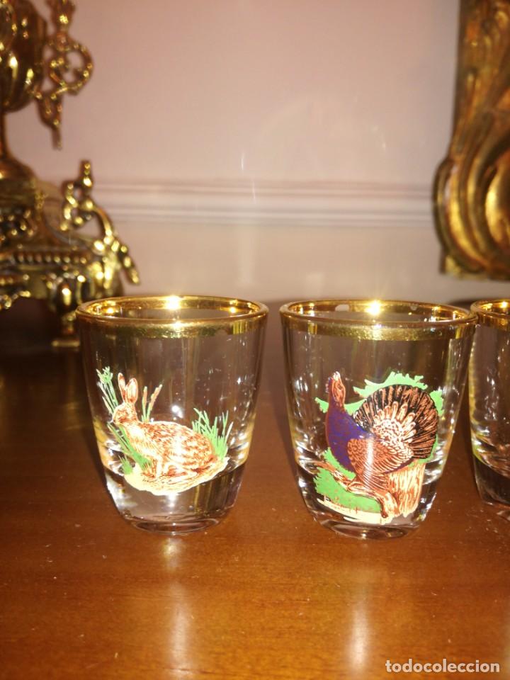 Antig&uuml;edades: 4 vasos peque&ntilde;os chupitos animales - Foto 2