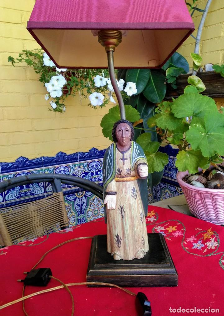 Antig&uuml;edades: L&aacute;mpara con figura de misionero de madera - Foto 3