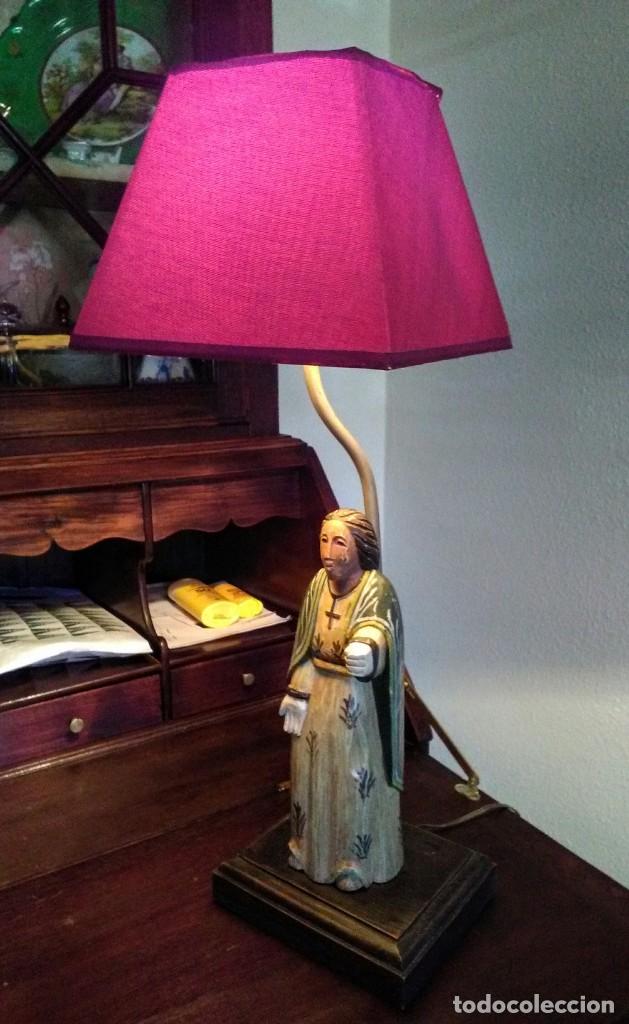 Antig&uuml;edades: L&aacute;mpara con figura de misionero de madera - Foto 5