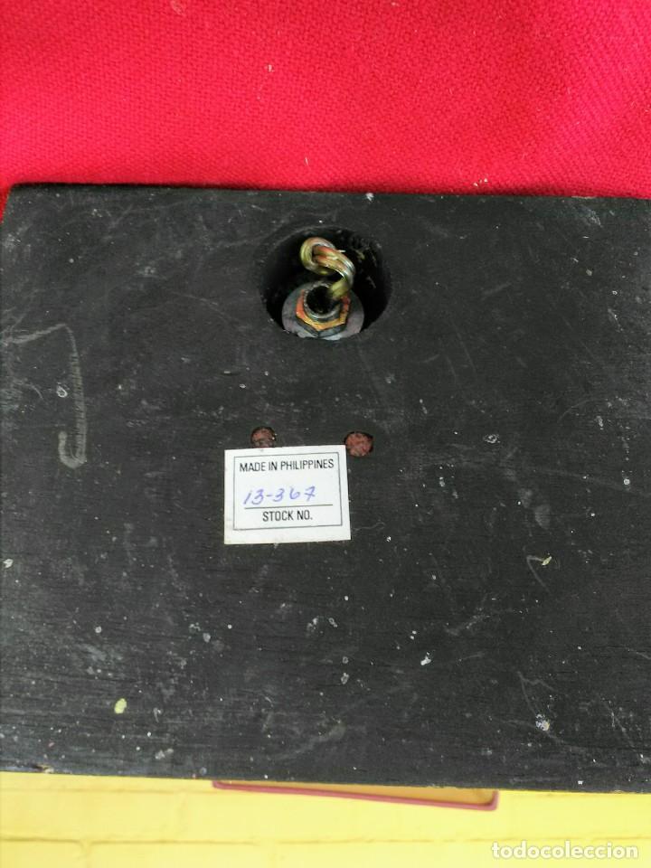Antig&uuml;edades: L&aacute;mpara con figura de misionero de madera - Foto 6