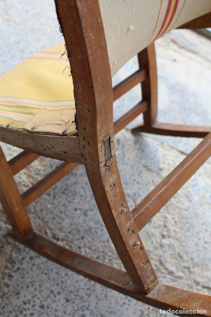 Antig&uuml;edades: mecedora antigua - Foto 3