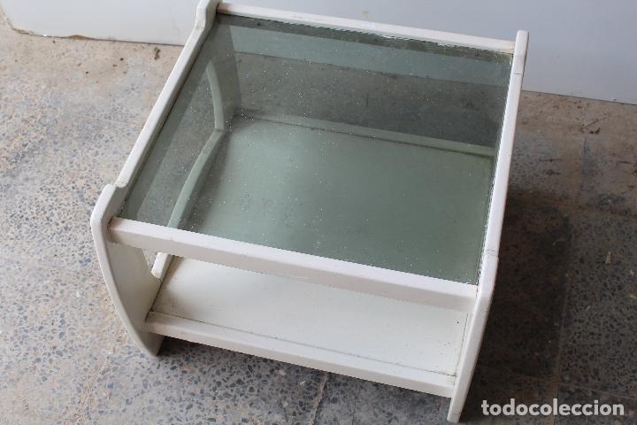 Antig&uuml;edades: mesa baja blanca - Foto 3