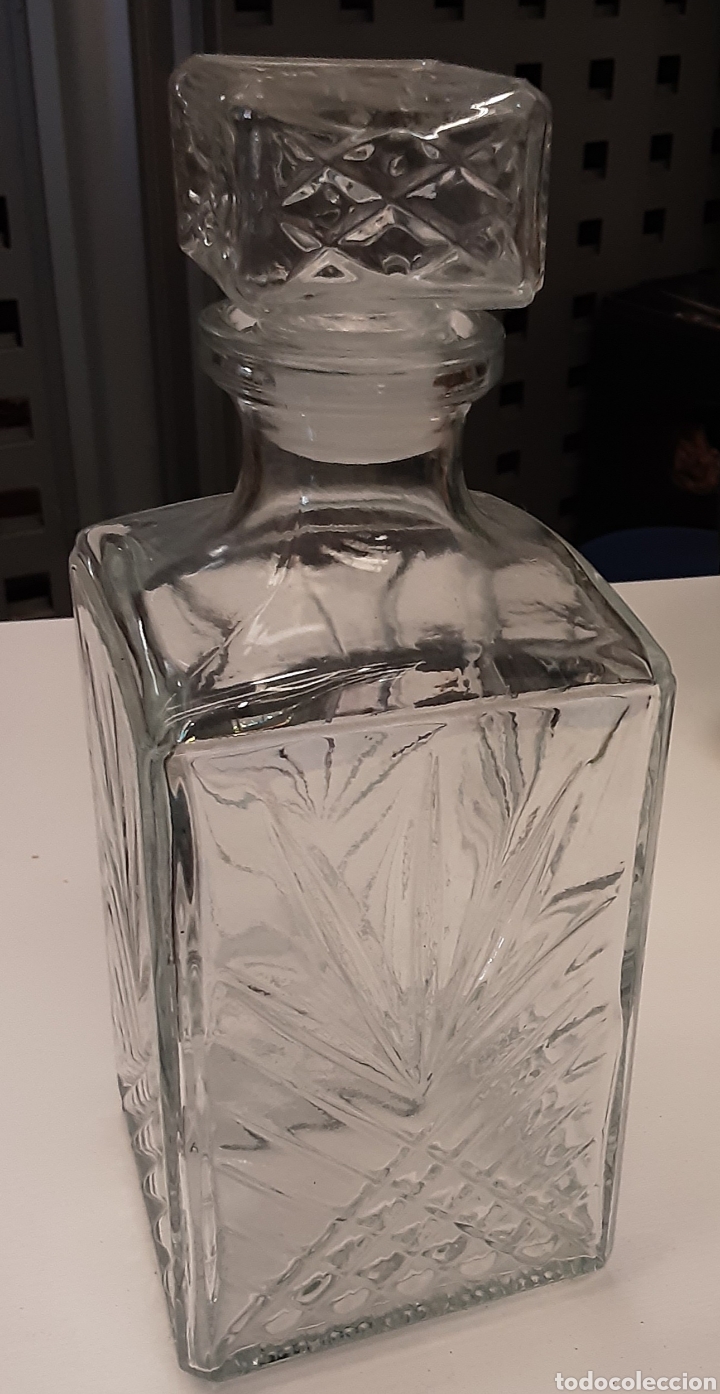 Antig&uuml;edades: Antigua botella de cristal - Foto 1
