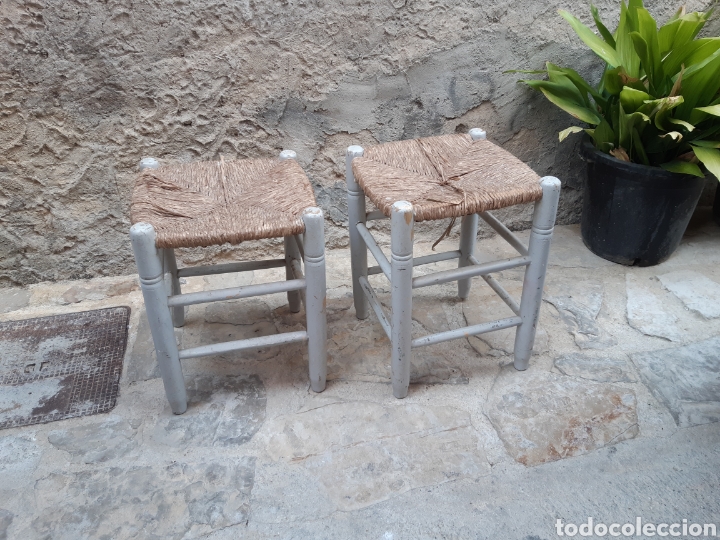 Antig&uuml;edades: Pareja taburetes madera - Foto 1