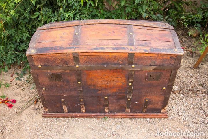 Antig&uuml;edades: Ba&uacute;l antiguo - Foto 1
