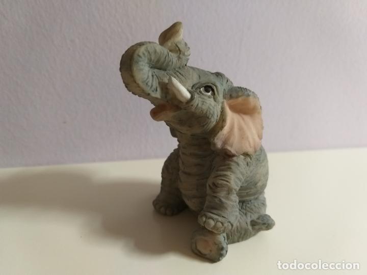 Antigüedades: Pequeña Figura de elefante. gris y rosa - Foto 2 - 214112023