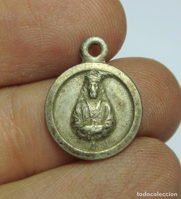 Antig&uuml;edades: Antigua medalla religiosa. - Foto 1