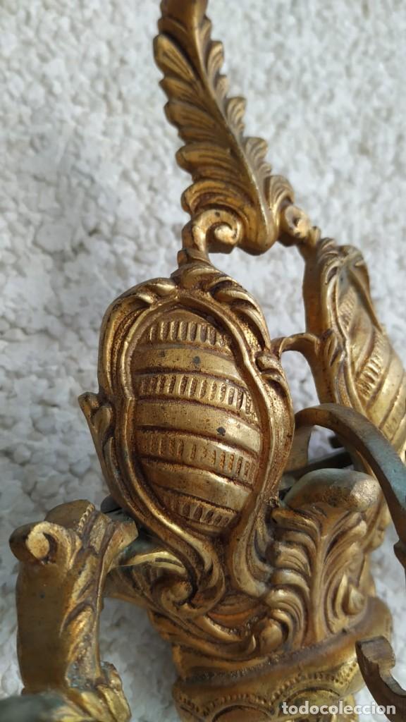 Antig&uuml;edades: Apliques y un portal&aacute;mparas de bronce - Foto 5