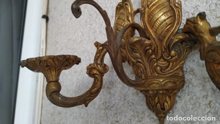 Antig&uuml;edades: Apliques y un portal&aacute;mparas de bronce - Foto 9