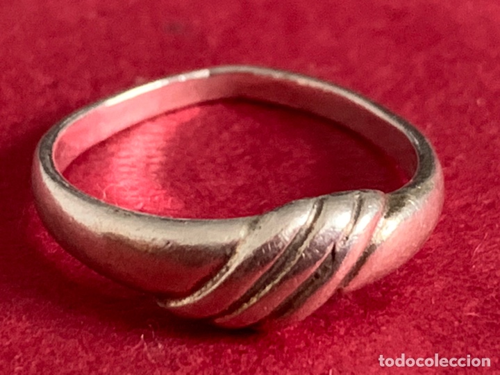Antig&uuml;edades: Anillo en plata de Ley. Plata contrastada - Foto 2