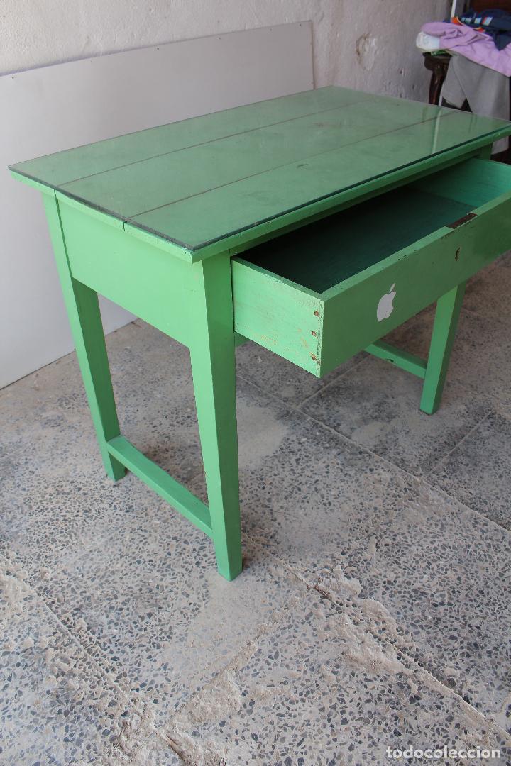 Antig&uuml;edades: mesa antigua repintada - Foto 2