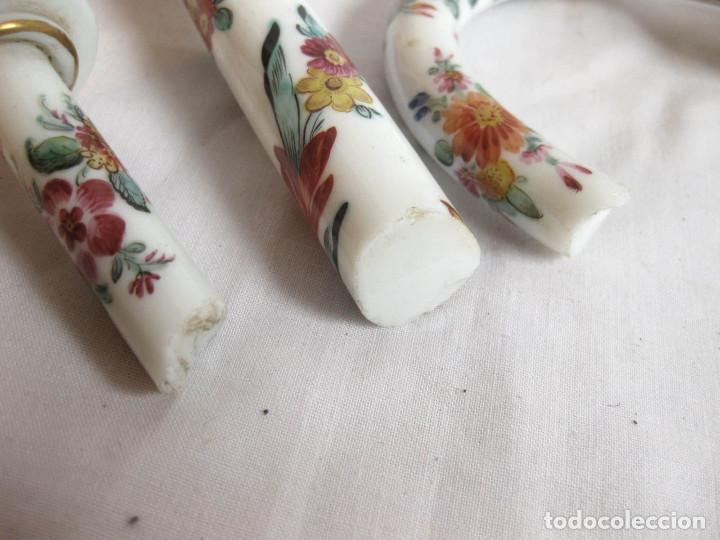 Antig&uuml;edades: 3 columnas en opalina decorada de la Granja o similar. - Foto 8