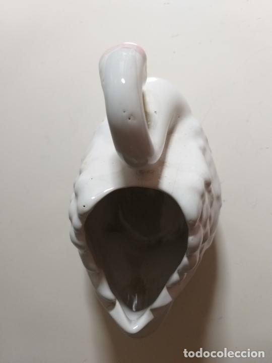 Antig&uuml;edades: FIGURA DE CISNE EN FORMA DE JARRON - Foto 5