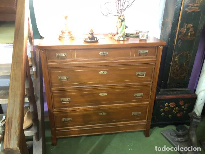 Antig&uuml;edades: C&oacute;moda en madera de cerezo con hilo de metal - Foto 2